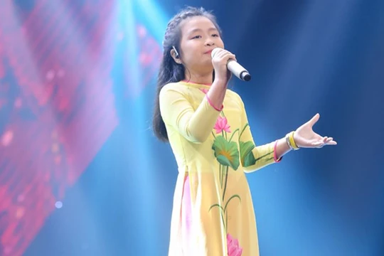 Nguyễn Hoàng Mai Anh trở thành một trong những gương mặt sáng giá của Giọng Hát Việt Nhí 2016.