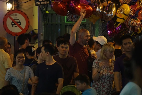 Hà Nội sẽ bỏ giờ giới nghiêm, du khách được vui chơi thâu đêm