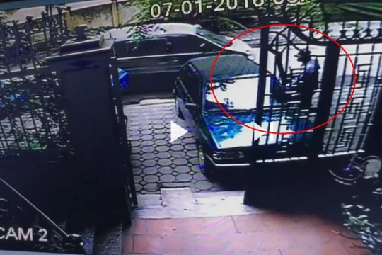 Nghi phạm gây ra vụ trộm xe chở vàng được camera an ninh ghi lại - ảnh chụp lại từ clip