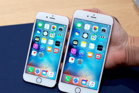 Hành trình “biến hình” của chiếc iPhone 6 từ nát bươm thành mới cứng