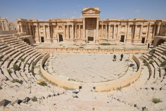 Syria ăn mừng vì giành lại Palmyra