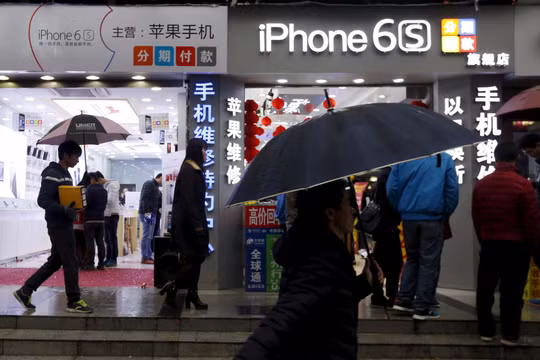 Đừng đến Brazil mua iPhone!