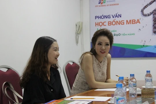 Á hậu Thụy Vân cho rằng: "Quản trị là một tình yêu nghiêm khắc".