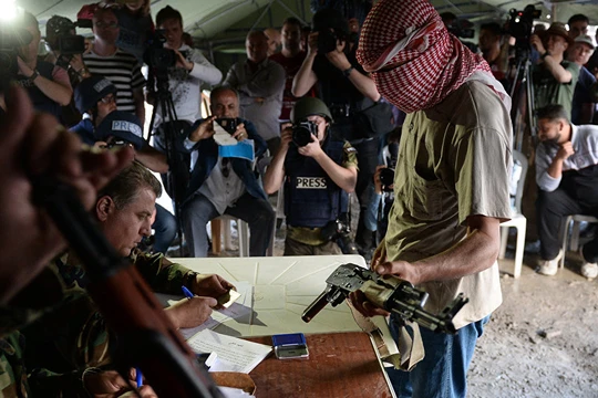 Syria: Hơn 200 chiến binh hạ vũ khí đầu hàng