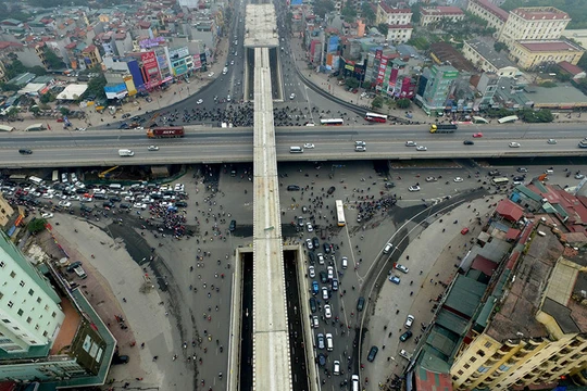 Đường sắt trên cao Cát Linh - Hà Đông là dự án được ký kết giữa Cục đường sắt Việt Nam với Cục 6 đường sắt Trung Quốc (EPC) ngày 22/5/2009. Ngày 10/10/2011 bắt đầu được thi công. Dự án gồm 13 km đường sắt đi trên cao, 1,7 km ra vào khu depot, 12 ga trên c