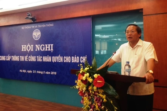 Bộ trưởng Bộ Thông tin và Truyền thông Trương Minh Tuấn phát biểu tại hội nghị.