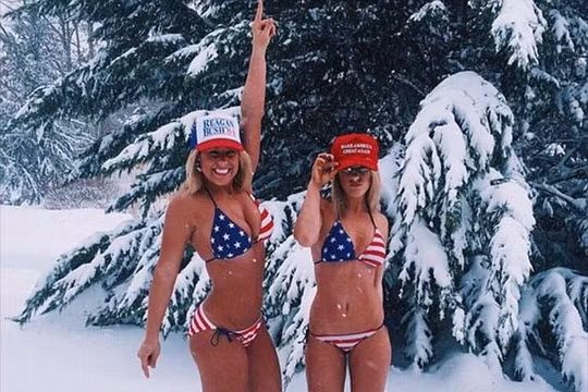 Dàn hotgirl khoe thân gợi cảm ủng hộ “tổng thống” Trump