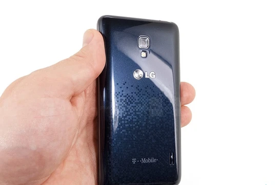 Điện thoại nổ... trong quần, người đàn ông kiện LG