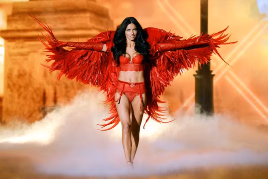 Siêu mẫu Adriana Lima