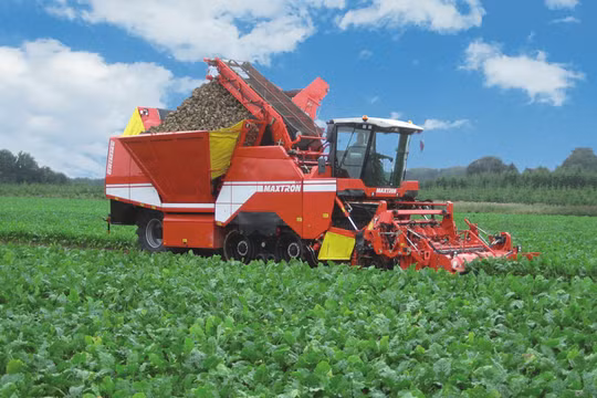  Tốc độ của Maxtron 620 khi thu hoạch là 20 km/h.