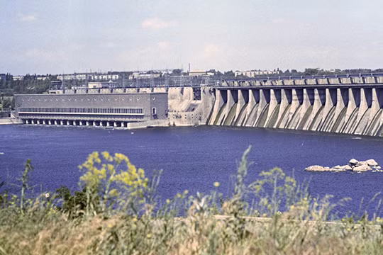 Ukraina: Nhà máy thủy điện tháo dỡ dòng tên V.I. Lenin