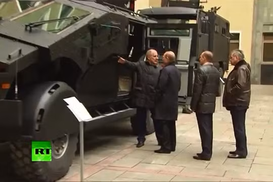 Video đầu tiên về siêu xe bọc thép bí mật mới dành cho FSB