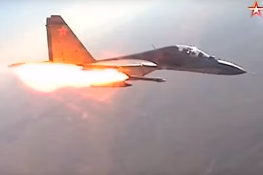 Video: Mãn nhãn trận đấu của các chiến đấu cơ trên bầu trời Kursk