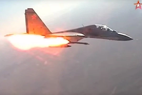 Video: Mãn nhãn trận đấu của các chiến đấu cơ trên bầu trời Kursk