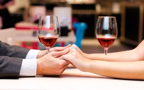 Chi phí hẹn hò ở Hà Nội và TP HCM khá đắt đỏ so với các thành phố khác trên thế giới