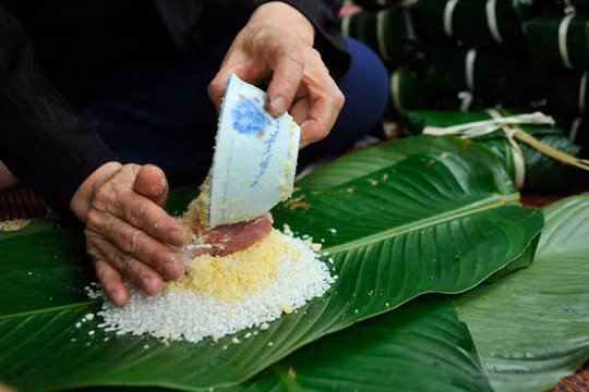 Video: Mẹo gói bánh chưng không cần khuôn vẫn vuông, đẹp