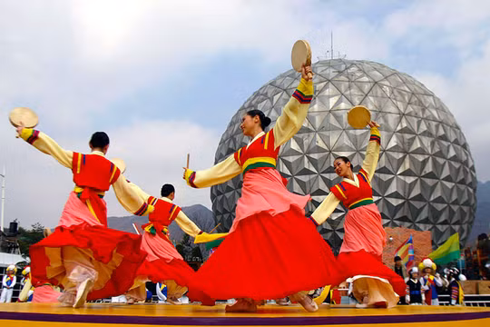  Không chỉ tập trung đầu tư cho công nghệ hiện đại, các giá trị truyền thống cũng được Hàn Quốc "bảo quản" kỹ lưỡng.