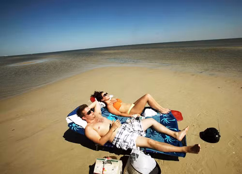 Đi du lịch riêng là một trong những trải nghiệm đáng nhớ của các cặp đôi mới yêu.