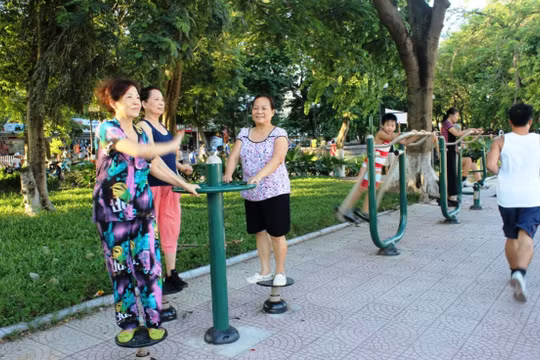 Video: Người Hà Nội tập thể dục dưới góc nhìn của nhà báo nước ngoài