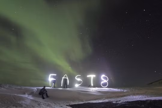 Chùm ảnh mới nhất khoe dàn xe của "Fast and Furious 8" khiến fan điên đảo