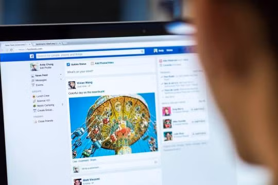 Chia sẻ nhiều trên Facebook dễ mang họa vào thân