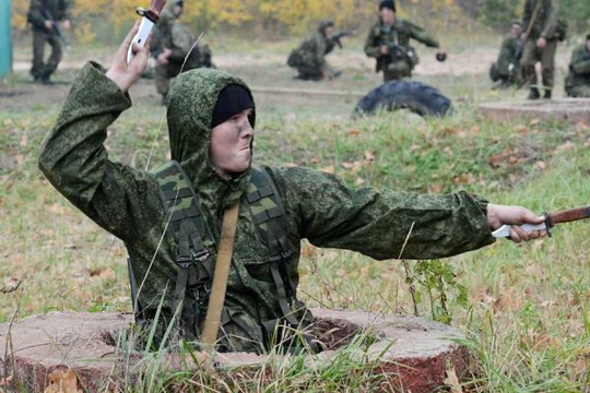 Video: Nín thở xem đặc nhiệm Spetsnaz của Nga khổ luyện