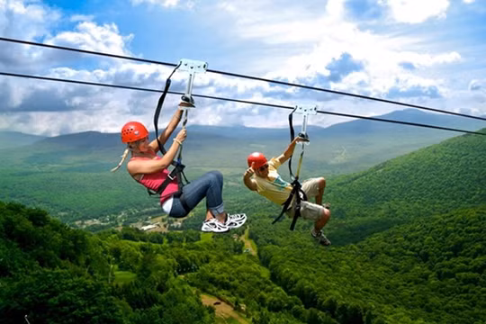 Du lịch mạo hiểm là một trong những loại hình du lịch đang thu hút sự quan tâm của nhiều khách du lịch, đặc biệt là những khách du lịch ưa khám phá.