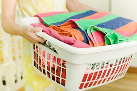 Video: Thú vị với máy giặt mini đạp chân