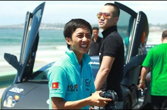 Cường Đô-la nổi tiếng là người mê tốc độ.