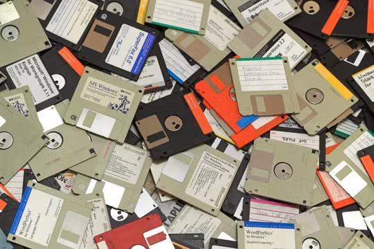 Bộ Quốc phòng Mỹ vẫn sử dụng đĩa mềm để điều khiển tên lửa