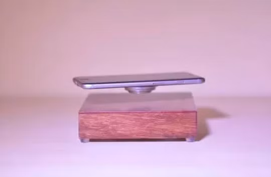 Bộ sạc độc đáo này có giá thấp nhất là 177 USD dành cho những người góp vốn đầu tiên trên Kickstarter.