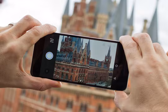 Video: Top 4 smartphone hấp dẫn chỉ có hàng xách tay