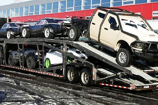 'Fast & Furious 8' khoe dàn siêu xe đắt nhất hành tinh.