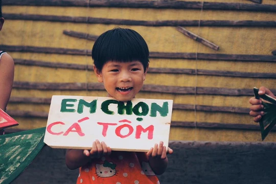 Dân mạng đồng loạt... “chọn cá tôm“