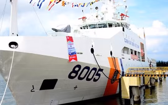 Tàu Cảnh sát biển 8005 khủng nhất Việt Nam hạ thủy
