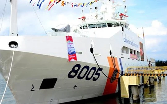 Tàu Cảnh sát biển 8005 khủng nhất Việt Nam hạ thủy