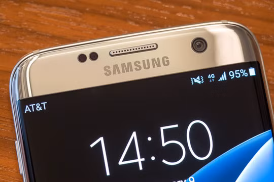 Cận cảnh từng chi tiết của Samsung Galaxy S7 Edge