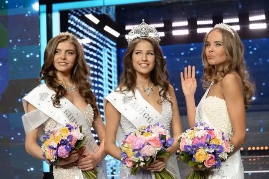 Vẻ đẹp trong sáng của Hoa hậu Nga 2016