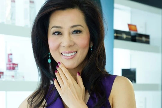 MC Kỳ Duyên đã chế lời với nội dung hóm hỉnh liên quan đến việc… ăn nhậu.