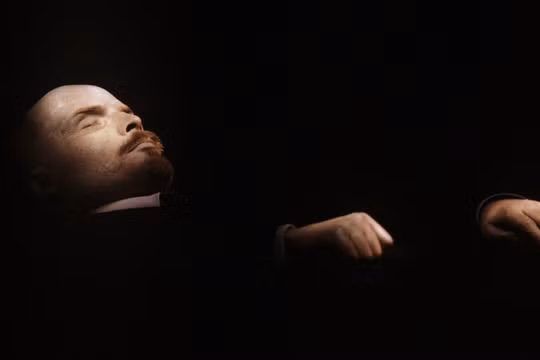 CIA gợi ý lấy cắp thi hài Lenin để chọc tức Putin