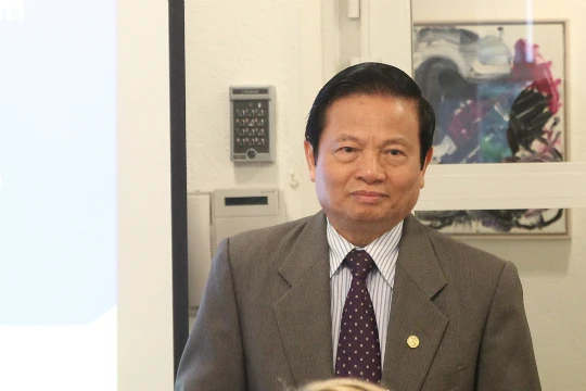 Tác giả Lê Doãn Hợp - Chủ tịch Hội Truyền thông số Việt Nam, Nguyên CCB Sư đoàn 5 – Quân khu 7