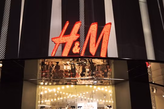 5 du khách Việt bị phạt tù ở Singapore vì ăn cắp