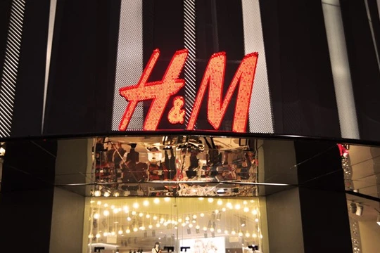 5 du khách Việt bị phạt tù ở Singapore vì ăn cắp