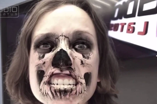 Cười ngất với ứng dụng selfie thực tế ảo MSQRD