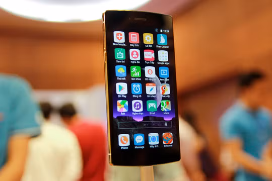 Khách dùng Bkav lâu năm sẽ được mua Bphone giá 4 triệu đồng