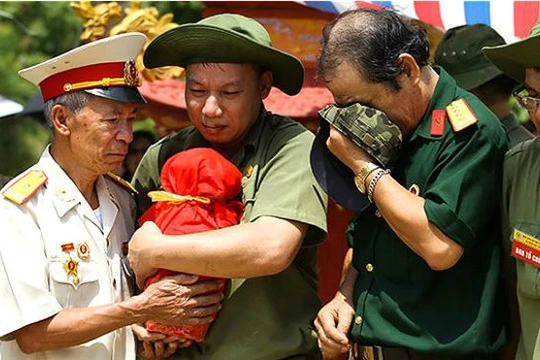 Hài cốt liệt sỹ Việt Nam ở mặt trận Vị Xuyên (Hà Giang) được thu thập sau trên dưới ba thập niên kết thúc chiến tranh biên giới Việt - Trung.