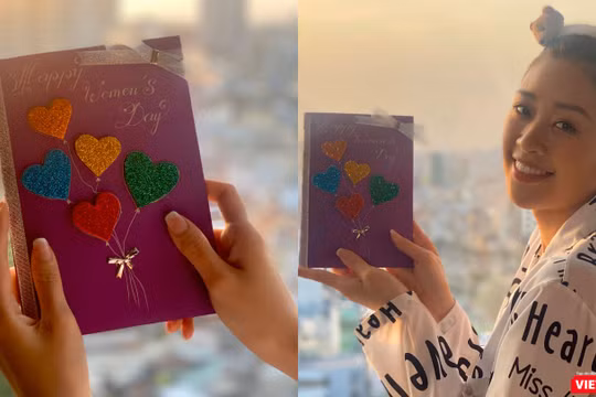 Hoa hậu Khánh Vân tự tay làm thiệp tặng mẹ (Ảnh: NVCC - Hòa Bình ghép) 