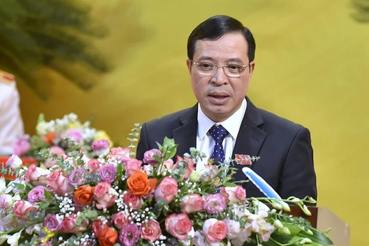 Ông Lại Thế Nguyên - Trưởng Ban Tổ chức Tỉnh ủy Thanh Hóa báo cáo Đề án nhân sự BCH Đảng bộ tỉnh khóa XIX, nhiệm kỳ 2020-2025 (Ảnh: Đ.Trung)