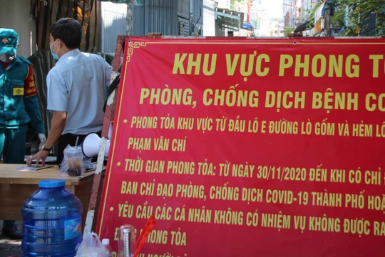 Quận 6 (TP.HCM) là một trong những khu vực "điểm nóng", được yêu cầu cách ly đủ 14 ngày nếu di chuyển đến các tỉnh thành khác (Ảnh: Hải Linh)