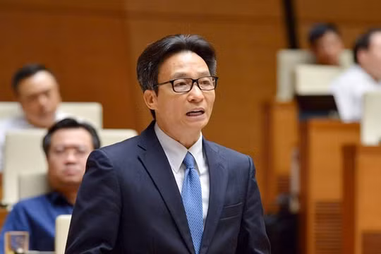 Phó Thủ tướng Vũ Đức Đam cho biết có bệnh nhân phản ánh về hiện tượng tiêu cực, móc nối giữa bác sĩ và trình dược viên (Ảnh: Thông tin Chính phủ)